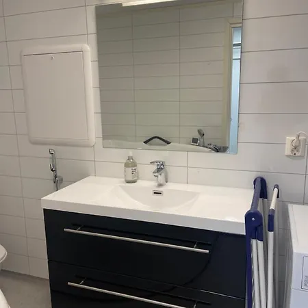 Lovely With Parking In The Heart Of City